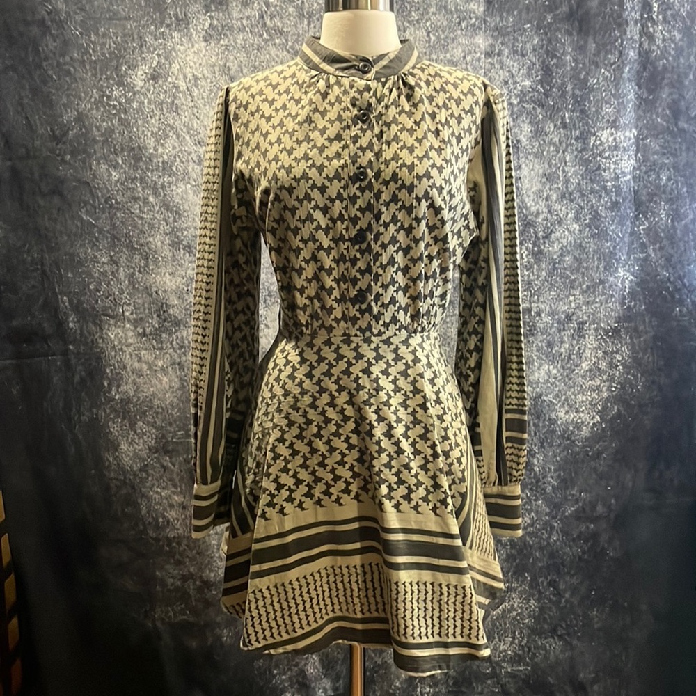 Elegant Patterned Dress in Black and Cream